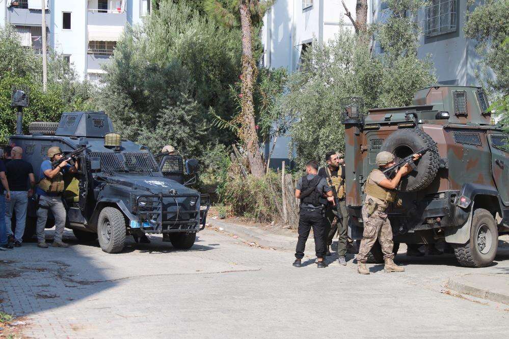 Polisi görünce ortalığı birbirine kattı! Önce ateş açtı, sonra el bombasının pimini çekti 9